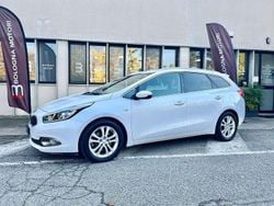 Bianco Usata 2015 Kia Ceed Due volumi | 7490 € (Super prezzo)