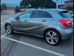 Grigio Usata 2014 Mercedes A180 Executive Tre volumi | 9500 € (Buon prezzo)