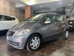 Grigio Usata 2011 Mercedes A160 Avantgarde Tre volumi | 2200 € (Buon prezzo)