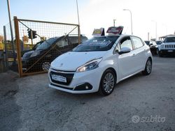 Bianco Usata 2017 Peugeot 208 Due volumi | 8900 € (Cara)