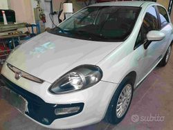 Bianco Usata 2011 Fiat Grande Punto Due volumi | 5900 € (Molto cara)