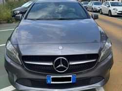 Grigio Usata 2017 Mercedes A160 Business Tre volumi | 13.500 € (Ottimo prezzo)