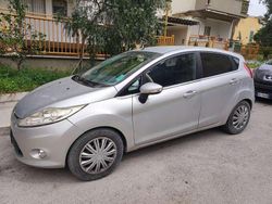 Argento Usata 2009 Ford Fiesta Titanium Tre volumi | 2900 € (Ottimo prezzo)