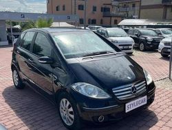 Nero metallizzato Usata 2006 Mercedes A180 Elegance Due volumi | 2200 € (Molto cara)