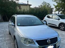 Usata 2010 VW Passat Comfortline Station wagon | 4400 € (Buon prezzo)