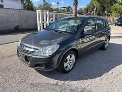 Grigio Usata 2009 Opel Astra Tre volumi | 2799 € (Buon prezzo)