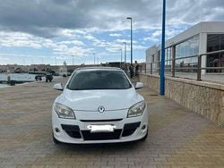Usata 2010 Renault Mégane Dynamique Tre volumi | 6000 € (Molto cara)