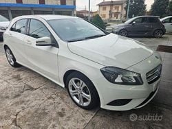 Bianco pastello Usata 2015 Mercedes A180 Tre volumi | 12.500 € (Cara)