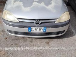 Usata 2004 Opel Corsa Tre volumi | 1200 €