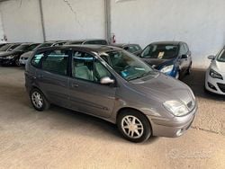 Grigio Usata 2003 Renault Scénic Monovolume | 450 € (Ottimo prezzo)