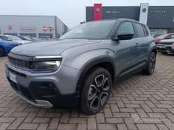 Grigio Usata 2024 Jeep Avenger EV Summit SUV | 24.500 € (Ottimo prezzo)