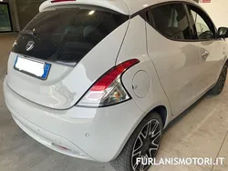 Grigio / pastello Usata 2016 Lancia Ypsilon Due volumi | 8900 € (Buon prezzo)