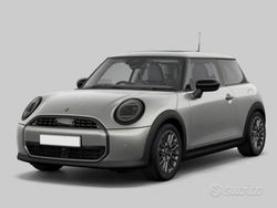 Grigio Usata 2024 Mini Cooper Classic Due volumi | 28.900 € (Cara)
