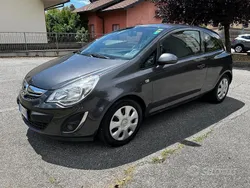Usata 2012 Opel Corsa Coupé | 3600 € (Buon prezzo)