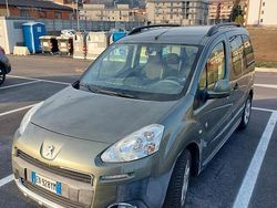 Verde Usata 2012 Peugeot Partner Tepee Outdoor Monovolume | 8500 €