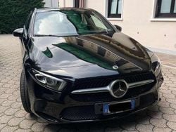 Nero Usata 2019 Mercedes A180 Tre volumi | 21.000 € (Cara)