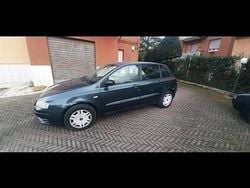 Grigio Usata 2002 Fiat Stilo Tre volumi | 1600 € (Buon prezzo)