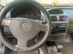 Grigio Usata 2005 Opel Corsa Enjoy Tre volumi | 700 € (Ottimo prezzo)