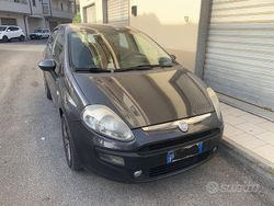 Grigio Usata 2012 Fiat Punto S Tre volumi | 2300 € (Super prezzo)