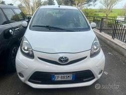 Bianco Usata 2013 Toyota Aygo Due volumi | 5500 € (Buon prezzo)
