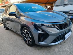 Grigio Usata 2024 Renault Clio V Tre volumi | 16.500 € (Cara)