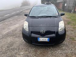 Nero Usata 2009 Toyota Yaris Due volumi | 2800 €
