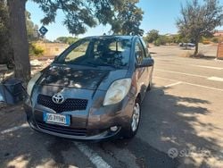 Grigio Usata 2008 Toyota Yaris Due volumi | 4500 € (Buon prezzo)