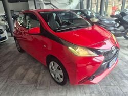 Rosso Usata 2015 Toyota Aygo X-play Due volumi | 7300 € (Buon prezzo)