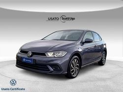 Grigio Usata 2023 VW Polo Life Tre volumi | 17.300 € (Buon prezzo)