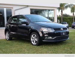 Nero Usata 2016 VW Polo Comfortline Tre volumi | 9900 € (Buon prezzo)