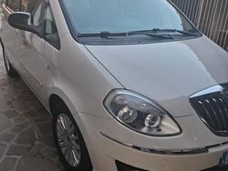 Bianco Usata 2012 Lancia Musa Monovolume | 4300 €