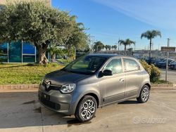 Grigio Nuova 2025 Renault Twingo Due volumi | 17.900 € (Molto cara)