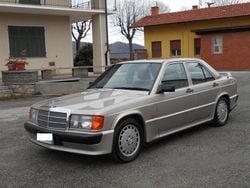 Oro Usata 1989 Mercedes 190 Tre volumi | 38.000 €