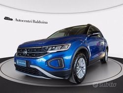 Blu ravenna met /tetto nero Usata 2022 VW T-Roc Life SUV | 20.900 € (Buon prezzo)