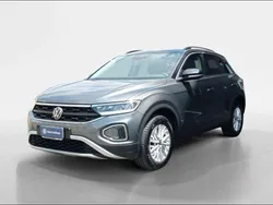 Indium grey met Usata 2022 VW T-Roc Life SUV | 22.900 € (Buon prezzo)