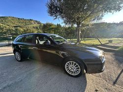 Nero Usata 2007 Alfa Romeo 159 Distinctive Station wagon | 4000 € (Molto cara)