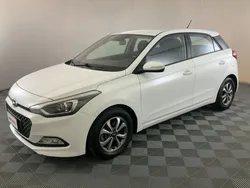 Bianco Usata 2016 Hyundai i20 Comfort Tre volumi | 8499 € (Buon prezzo)