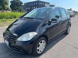 Nero Usata 2009 Mercedes A160 Tre volumi | 2690 € (Buon prezzo)