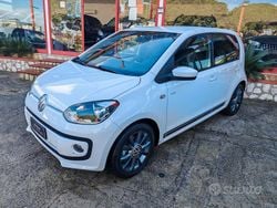 Bianco Usata 2015 VW up! Due volumi | 8000 € (Buon prezzo)