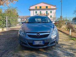 Grigio Usata 2009 Opel Corsa Sport Tre volumi | 4250 € (Buon prezzo)