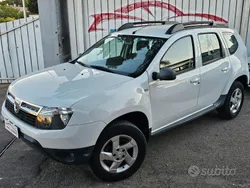 Bianco Usata 2013 Dacia Duster Lauréate SUV | 7990 € (Buon prezzo)
