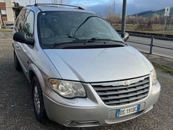 Grigio Usata 2008 Chrysler Voyager Monovolume | 2000 €