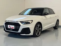 Bianco tetto nero Usata 2024 Audi A1 Black Edition Due volumi | 23.900 € (Super prezzo)
