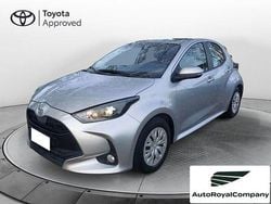Grigio Usata 2022 Toyota Yaris Active Tre volumi | 13.800 € (Ottimo prezzo)