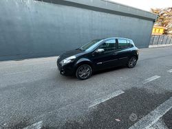 Nero Usata 2012 Renault Clio IV Tre volumi | 3000 € (Super prezzo)