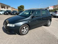 Grigio Usata 2003 Fiat Stilo Dynamic Tre volumi | 1500 € (Buon prezzo)