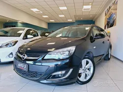 Nero Usata 2013 Opel Astra Cosmo Station wagon | 6990 € (Buon prezzo)