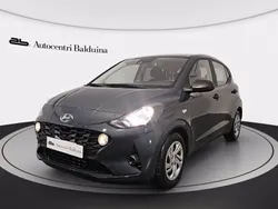 Grigio urano Usata 2023 Hyundai i10 Due volumi | 11.600 € (Buon prezzo)
