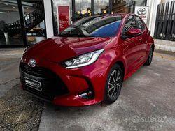 Bordeaux Usata 2022 Toyota Yaris Hybrid Trend Tre volumi | 17.900 € (Buon prezzo)