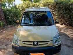 Usata 2004 Peugeot Partner Monovolume | 2500 €